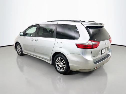 Celestial Silver Metallic 2020 Toyota Sienna XLE