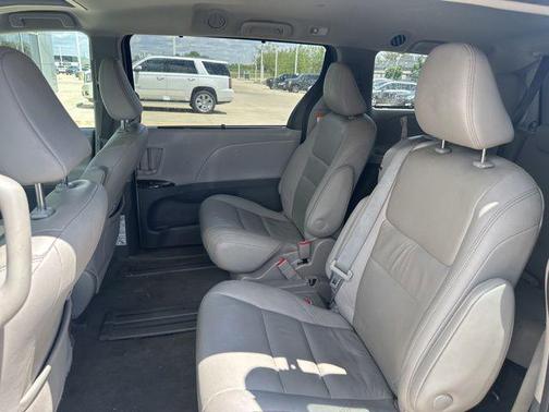 Celestial Silver Metallic 2020 Toyota Sienna XLE
