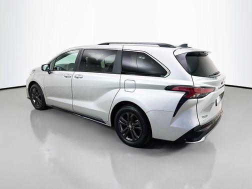 2024 Toyota Sienna XSE 7 Passenger