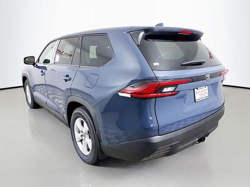 2025 Toyota Highlander LE