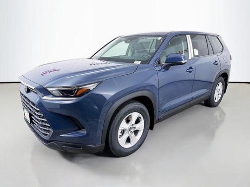 2025 Toyota Highlander LE