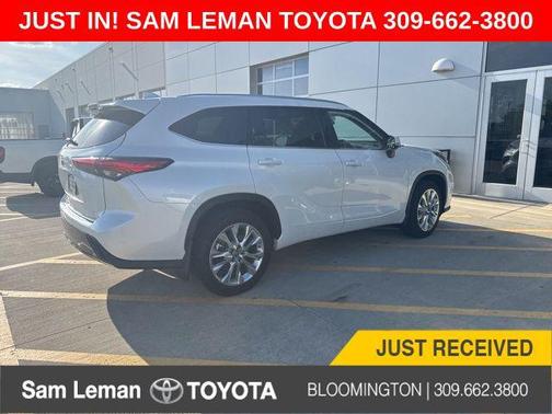 Wind Chill Pearl 2022 Toyota Highlander Limited
