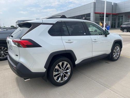 2023 Toyota RAV4 XLE Premium