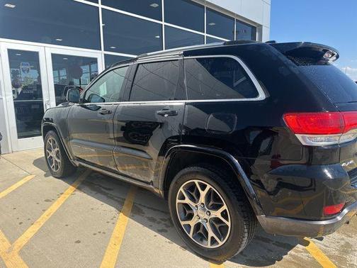 2018 Jeep Grand Cherokee Sterling Edition
