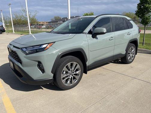 2023 Toyota RAV4 XLE Premium