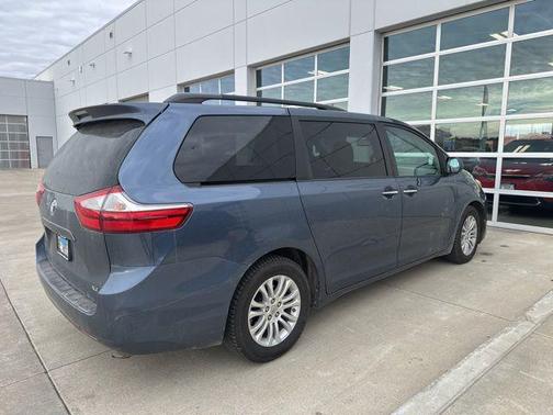 2015 Toyota Sienna SE