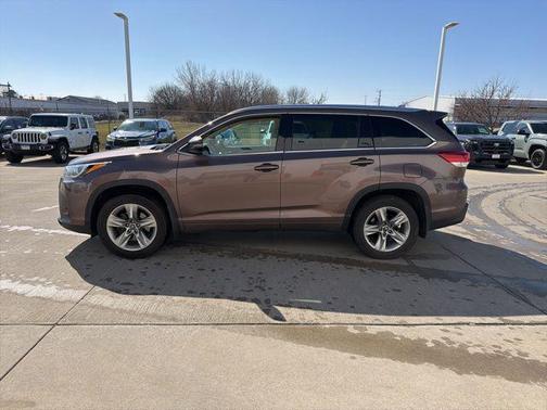 2017 Toyota Highlander Limited