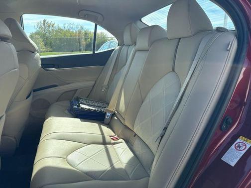 2018 Toyota Camry Hybrid XLE