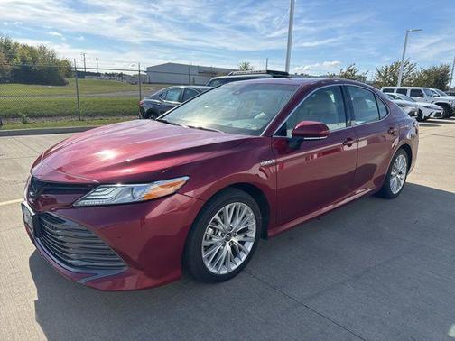 2018 Toyota Camry Hybrid XLE