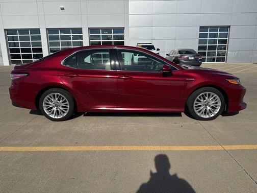 2018 Toyota Camry Hybrid XLE