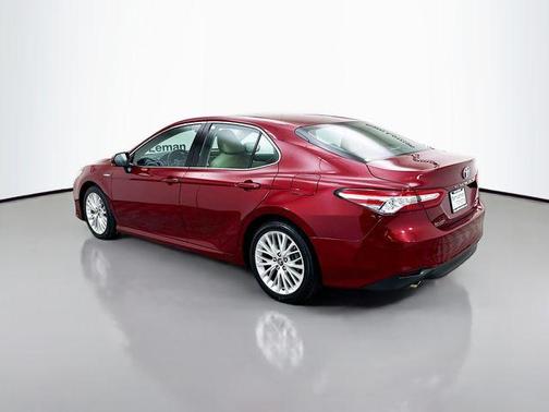 2018 Toyota Camry Hybrid XLE