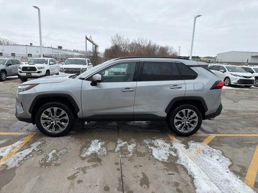 2025 Toyota RAV4 XLE Premium