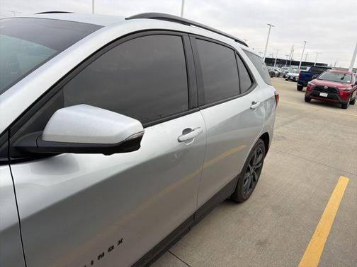2022 Chevrolet Equinox FWD RS