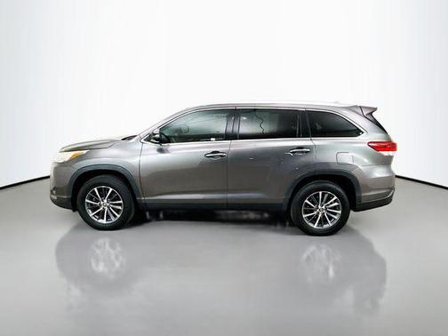 Predawn Gray Mica 2019 Toyota Highlander XLE