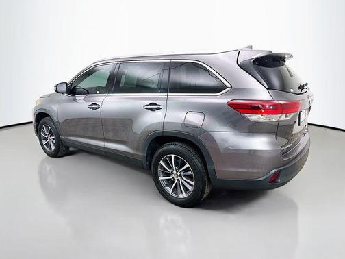Predawn Gray Mica 2019 Toyota Highlander XLE