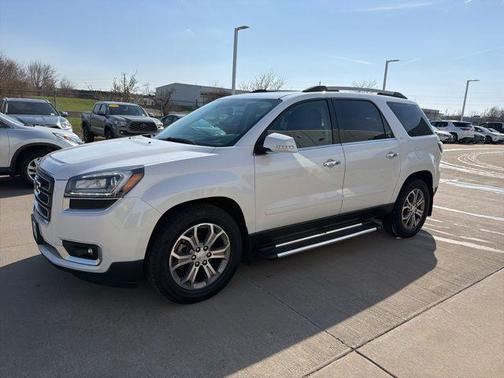 White 2016 GMC Acadia SLT-2
