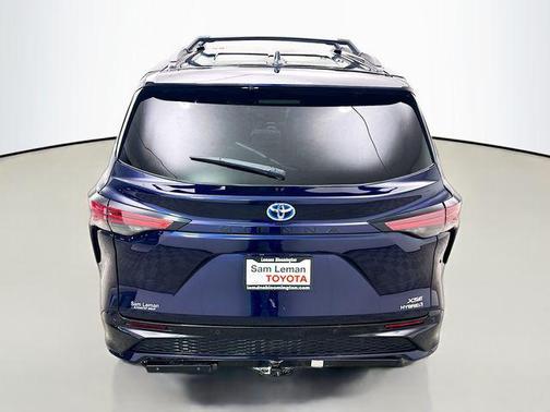 2022 Toyota Sienna XSE 7 Passenger