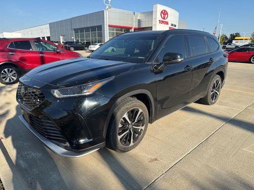 2022 Toyota Highlander XSE