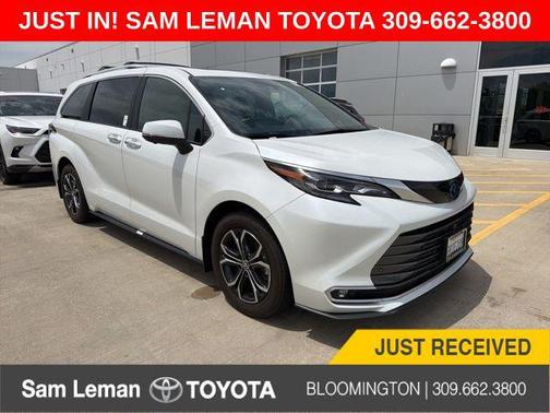 Wind Chill Pearl 2025 Toyota Sienna Platinum