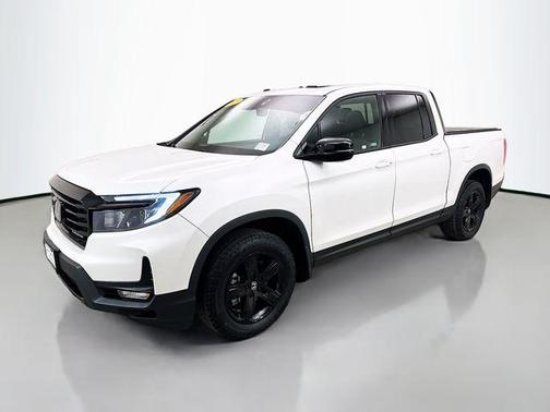Platinum White Pearl 2023 Honda Ridgeline Black