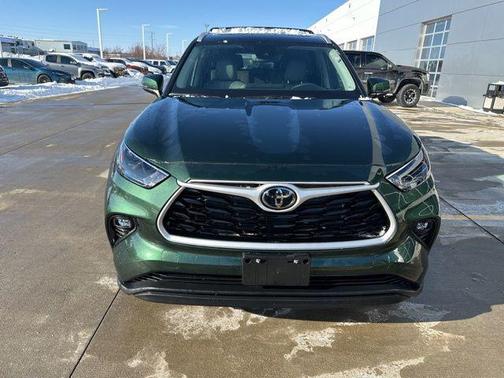 2024 Toyota Highlander XLE