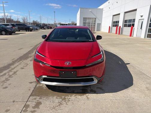 2025 Toyota Prius Plug-In Hybrid SE