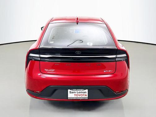 2025 Toyota Prius Plug-In Hybrid SE