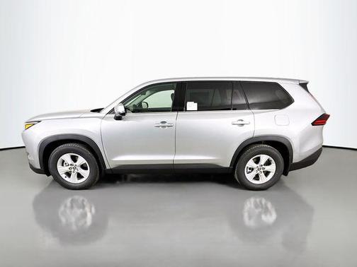 2025 Toyota Highlander LE