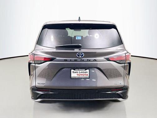 2021 Toyota Sienna XSE 7 Passenger