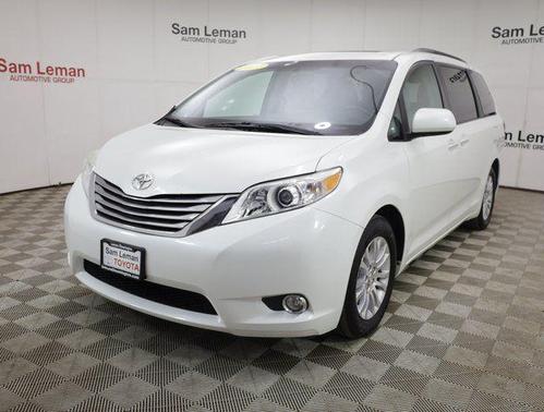 2017 Toyota Sienna XLE