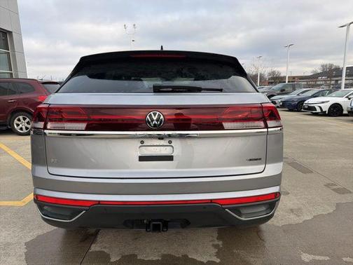 2025 Volkswagen Atlas Cross Sport 2.0T SE w/Technology 4MOTION
