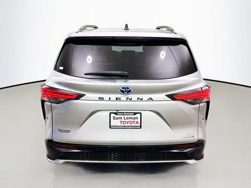 2022 Toyota Sienna XSE 7 Passenger