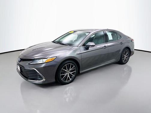 2021 Toyota Camry Hybrid XLE