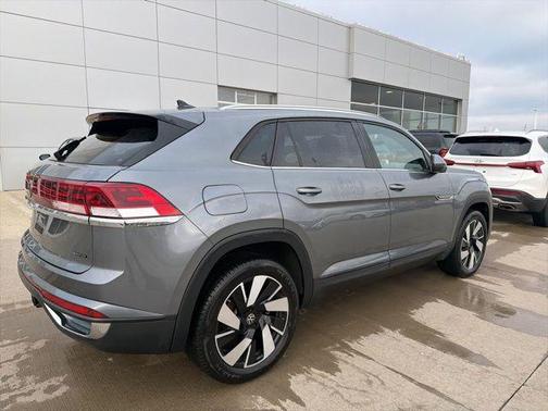 2025 Volkswagen Atlas Cross Sport 2.0T SE w/Technology 4MOTION