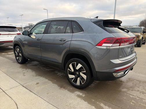 2025 Volkswagen Atlas Cross Sport 2.0T SE w/Technology 4MOTION