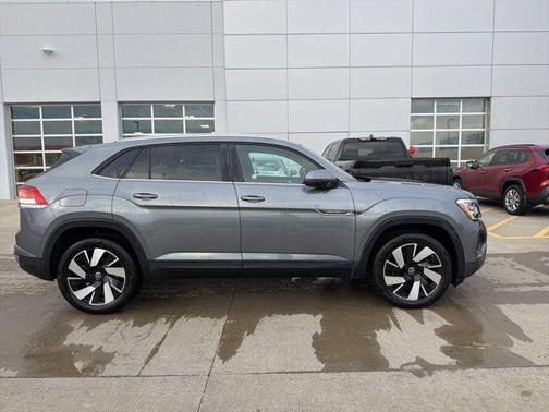2025 Volkswagen Atlas Cross Sport 2.0T SE w/Technology 4MOTION