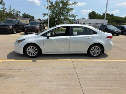 Wind Chill Pearl 2026 Toyota Corolla LE
