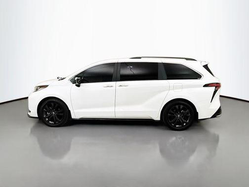 2024 Toyota Sienna XSE 7 Passenger