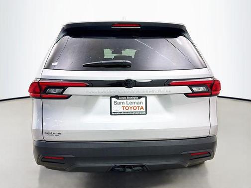 2025 Toyota Highlander LE