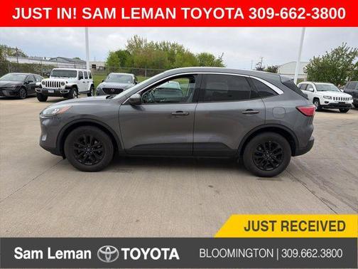 Carbonized Gray Metallic 2021 Ford Escape SE