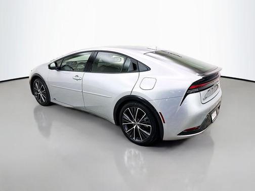 2025 Toyota Prius XLE