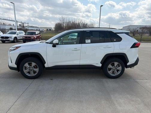 2025 Toyota RAV4 Hybrid XLE