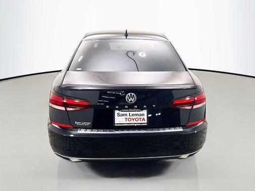 Deep Black Pearl 2021 Volkswagen Passat 2.0T SE