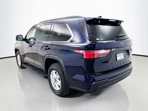 2023 Toyota Sequoia SR5