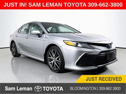 2022 Toyota Camry Hybrid XLE
