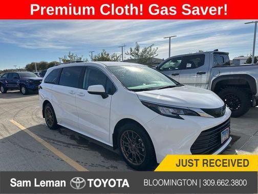 2023 Toyota Sienna LE