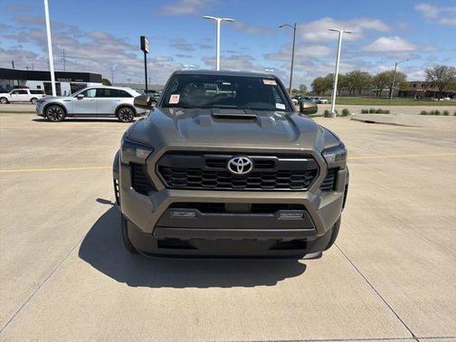 Bronze 2025 Toyota Tacoma TRD Sport