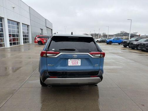 2025 Toyota RAV4 Hybrid SE