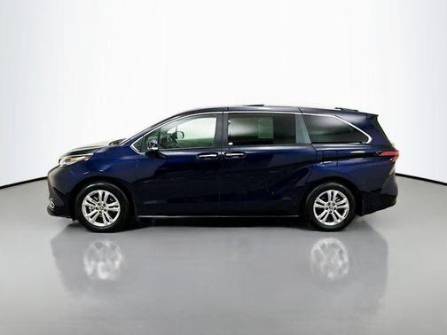 2024 Toyota Sienna Platinum 7 Passenger