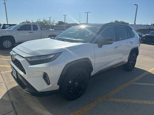 2023 Toyota RAV4 Hybrid SE